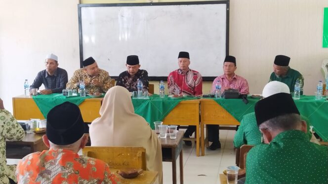 
 Silaturahim Pimpinan Wilayah Muhammadiyah Sumbar dan jajaran dengan Pimpinan Daerah Muhammadiyah Kabupaten Solok di Panti Asuhan Bukit Kili.(Syafriadi)