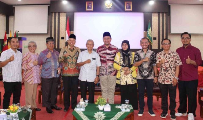 
 Penutupan Regional Meeting LHKP se-Sumatera di Convention Hall Syafi'i Ma'arif UMSB Padang.(Endrio)