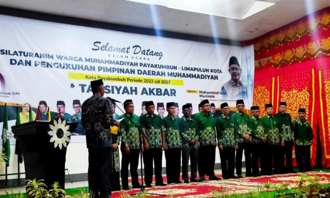 
 PDM Kota Payakumbuh resmi dikukuhkan oleh Ketua PWM Sumbar, Dr. Bahktiar, Minggu (18/6/2023). (Foto: IRW).