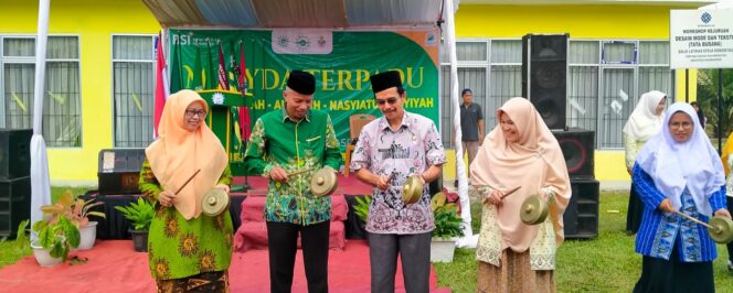 
 Ketua PWM Sumbar Bahktiar saat di gelaran Musyda Terpadu Muhammadiyah Dharmasraya. (Foto: Hafiz Mahendra)