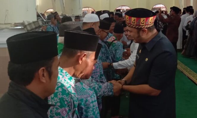 
 Calon Jemaah Haji (CJH) Kabupaten Sijunjung dilepas secara resmi. (Dok. Adpi)