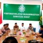 Sekretaris Pimpinan Pusat (PP) Muhammadiyah, Muhammad Izzul Muslimin dalam pertemuan bersama dengan Pimpinan, Majelis/Lembaga/badan/biro, pimpinan Ortom, dan pimpinan amal usaha Muhammadiyah Sumatera Barat (Sumbar) di Gedung Dakwah Muhammadiyah Sumbar, Padang, Sabtu (17/6/2023). (Dok.Istimewa)