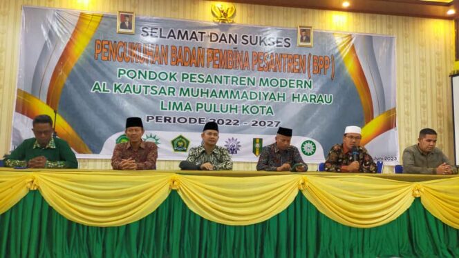  
Kunjungan silaturrahim Sekretaris Pimpinan Pusat (PP) Muhammadiyah, M. Izzul Muslimin ke Pondok Pesantren (Ponpes) Modern Al-Kautsar Muhammadiyah Harau di Kabupaten Limapuluh Kota, Sumatera Barat (Sumbar). (Dok.Nauri)