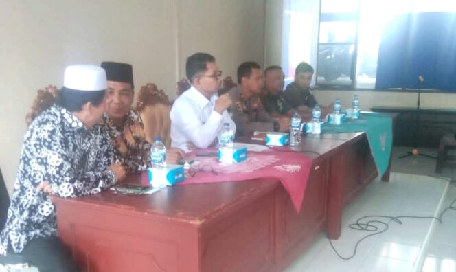 
 Rapat rencana pembentukan FKUB antara Pemerintah Pessel bersama Forkompinda, Ormas Islam dan Lembaga adat.(Alpin)