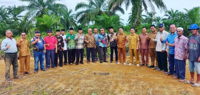 
 Peninjauan lokasi pembangunan Kampus Universitas Muhammadiyah di Pesisir Selatan. (IST)