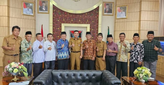 
 Jelang Pengukuhan, PDM Kota Padang Silaturahim dengan Wawako Ekos Albar