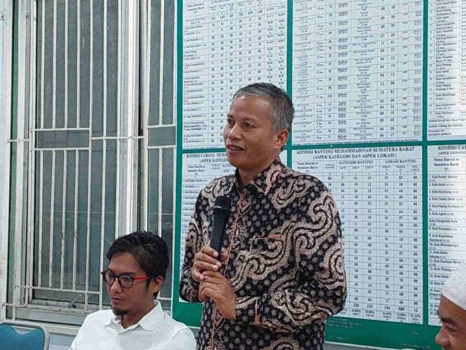 
 Ketua Pimpinan Wilayah Muhammadiyah Sumbar, Dr. Bakhtiar.(Endrio)