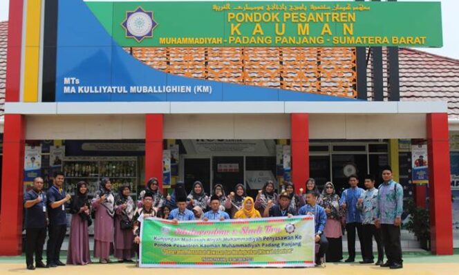 
 MBS Muhammadiyah Penyasawan Kampar Sambangi Pontren Kauman