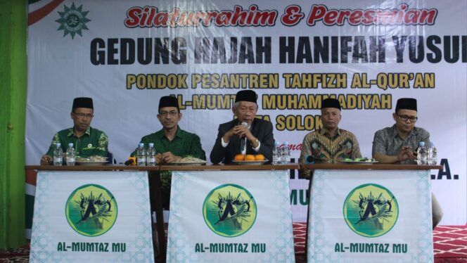 
 Dr. Saad Ibrahim memberikan pencerahan dan motivasi terhadap pimpinan Muhammadiyah Kota Solok dan amal usaha di Ponpes Al Mumtaz.(Endrio)