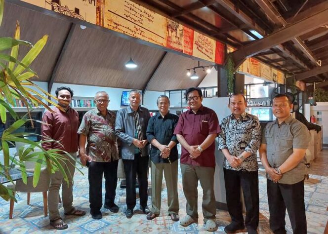 
 Tim PWM Sumbar dan DIY foto bersama, usai pembahasan rencana kerjasama.(ist)