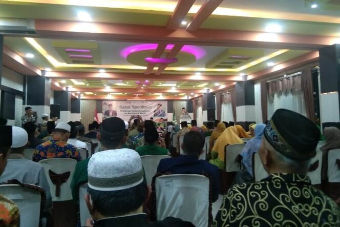 
 Pimpinan Muhammadiyah se-Sumbar, menyimak arahan Haedar.(mus)