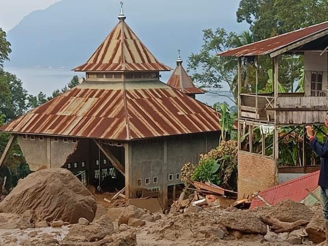 
 Mushalla Muhammadiyah Ranting Sungai Rangeh Bayur Tanjung Raya Hancur Dihantam Longsor