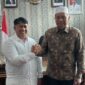 Ketua Pimpinan Wilayah Pemuda Muhammadiyah Sumatera Barat (PWPM Sumbar) terpilih, Ade Herdiwansyah bertemu Bupati Pasaman Barat, Hamsuardi. (IST)