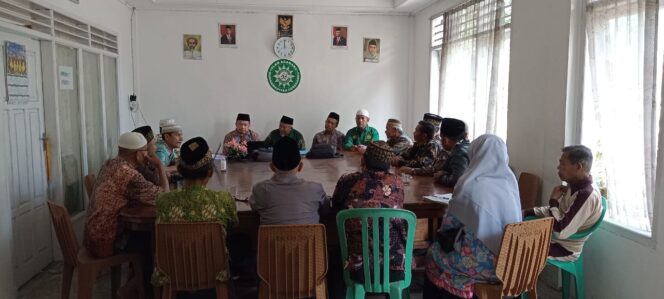 
 Rapat pimpinan PDM Solok bersama majlis dan pimpinan cabang di Kompleks Panti Asuhan Bukit Kili.(ALbert)