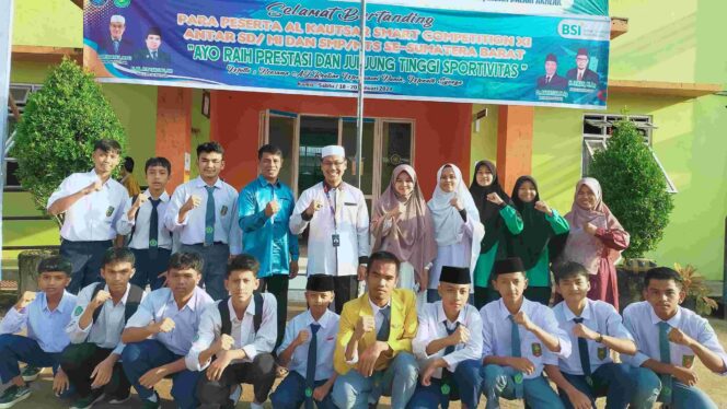 
 Pelepasan santri PPM Al Kautsar yang mengikuti kejuaraan pencak silat dan tenis meja.(Ist)