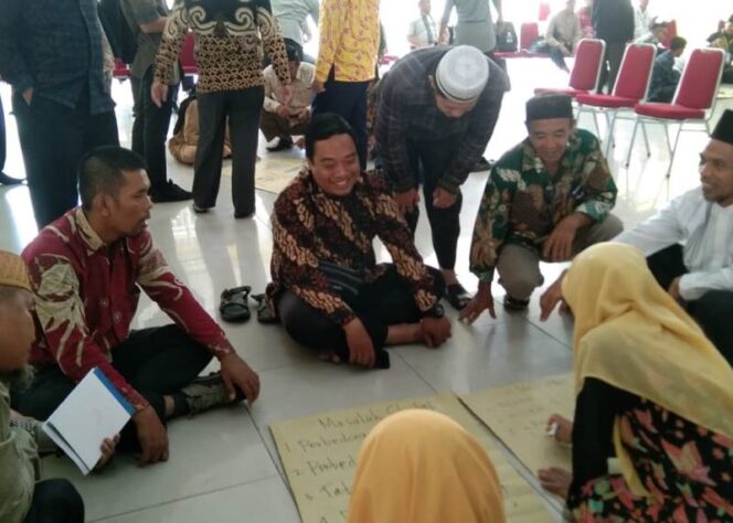 
 Suasana diskusi peserta ToT LDK PP Muhammadiyah Regional Sumatera di Prkanbaru.(musriadi musanif)