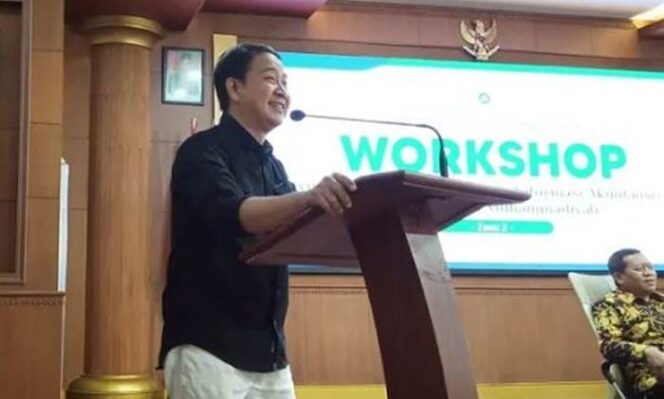 
 Prof H Hilman Latief MA PhD, bendahara umum Pimpinan Pusat (PP) Muhammadiyah membuka workshop penyusunan RAPBM dan sistem Informasi Akuntansi (SIA) Persyarikatan Muhammadiyah gelombang 2 oleh Pimpinan Pusat (PP) Muhammadiyah (Mahyuddin/PWMU.CO)