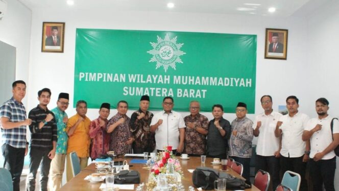 
 Direktur Intelkam Polda Sumatera Barat, AKBP Dwi Mulyanto saat silaturahim dengan Pimpinan Wilayah Muhammadiyah di GDM.(EN)